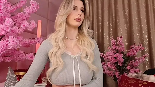 Elliblue online show from 12/16/25, 10:37