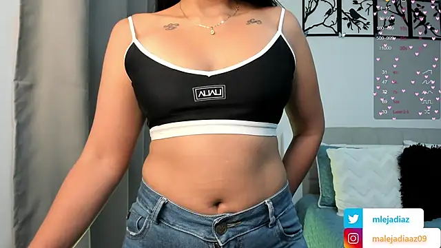 MalejaDiaz  online show from 02/25/25, 08:30