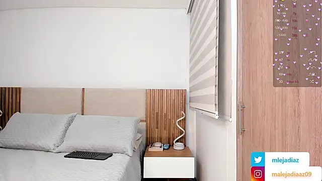 MalejaDiaz  online show from 10/08/25, 04:04