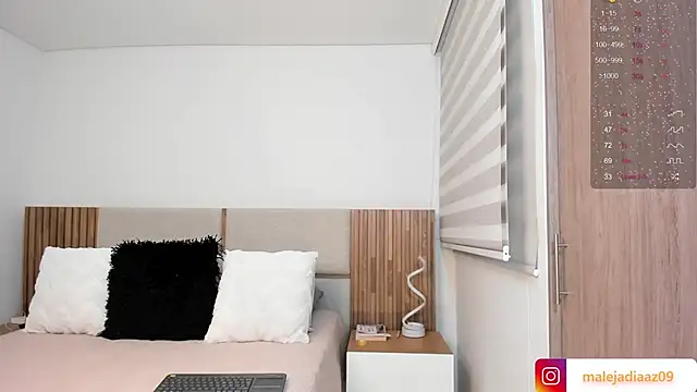 MalejaDiaz  online show from 04/10/26, 04:44