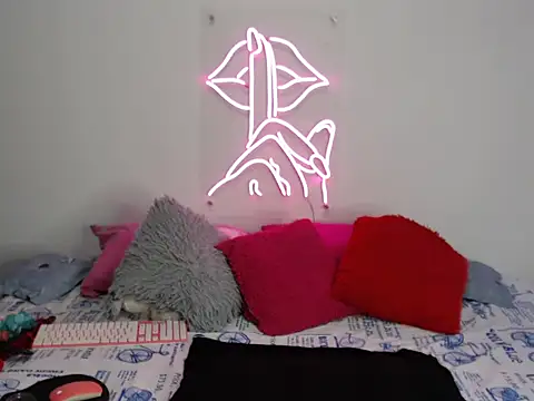 Rihana14 online show from 09/15/25, 09:15