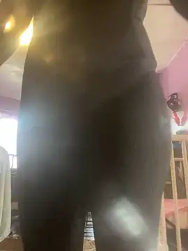 Snapshot of itzcheyduh chatting on 10/19/25, 05:57 itzcheyduh online show from 10/19/25, 05:57