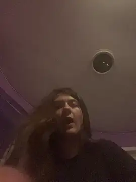 Snapshot of itzcheyduh chatting on 10/24/25, 11:56 itzcheyduh online show from 10/24/25, 11:56