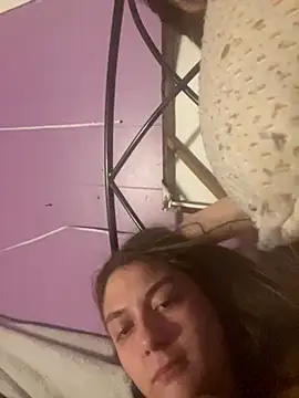 Snapshot of itzcheyduh chatting on 11/20/25, 06:24 itzcheyduh online show from 11/20/25, 06:24