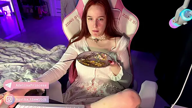 Snapshot of pearl_princess_ chatting on 12/21/24, 05:36 pearl princess online show from 12/21/24, 05:36