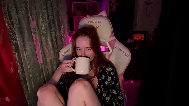 Snapshot of pearl_princess_ chatting on 11/15/25, 11:21 pearl princess online show from 11/15/25, 11:21