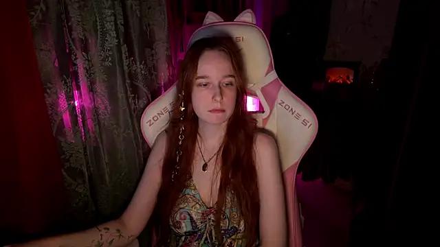 Snapshot of pearl_princess_ chatting on 11/26/25, 02:45 pearl princess online show from 11/26/25, 02:45