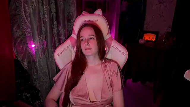 Snapshot of pearl_princess_ chatting on 11/28/25, 11:40 pearl princess online show from 11/28/25, 11:40