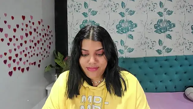 Snapshot of LindaBreeS chatting on 02/04/25, 07:33 LindaBreeS online show from 02/04/25, 07:33