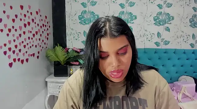 Snapshot of LindaBreeS chatting on 02/06/25, 08:13 LindaBreeS online show from 02/06/25, 08:13