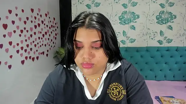 Snapshot of LindaBreeS chatting on 02/07/25, 07:59 LindaBreeS online show from 02/07/25, 07:59