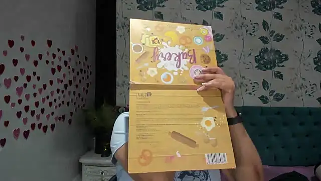 Snapshot of LindaBreeS chatting on 02/09/25, 01:14 LindaBreeS online show from 02/09/25, 01:14