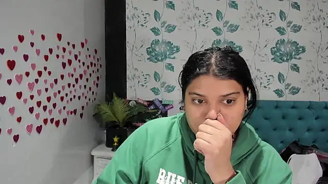 Snapshot of LindaBreeS chatting on 02/11/25, 03:18 LindaBreeS online show from 02/11/25, 03:18