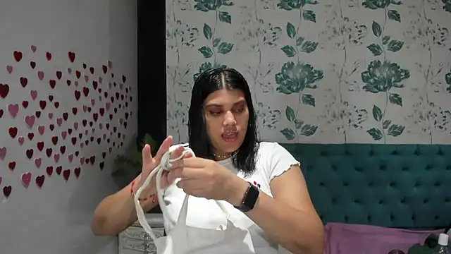 Snapshot of LindaBreeS chatting on 02/11/25, 09:25 LindaBreeS online show from 02/11/25, 09:25