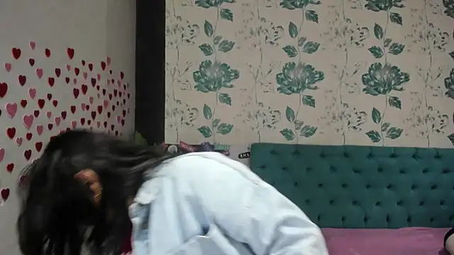 Snapshot of LindaBreeS chatting on 02/13/25, 04:50 LindaBreeS online show from 02/13/25, 04:50