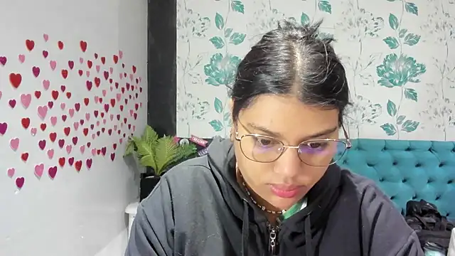 Snapshot of LindaBreeS chatting on 02/14/25, 01:51 LindaBreeS online show from 02/14/25, 01:51