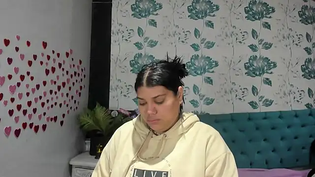 Snapshot of LindaBreeS chatting on 02/16/25, 01:38 LindaBreeS online show from 02/16/25, 01:38