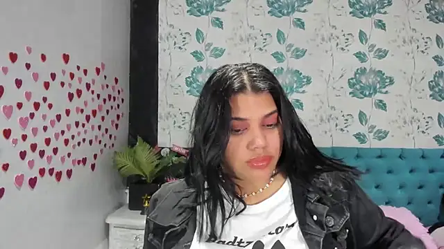 Snapshot of LindaBreeS chatting on 02/18/25, 05:31 LindaBreeS online show from 02/18/25, 05:31