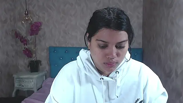 Snapshot of LindaBreeS chatting on 02/21/25, 10:50 LindaBreeS online show from 02/21/25, 10:50