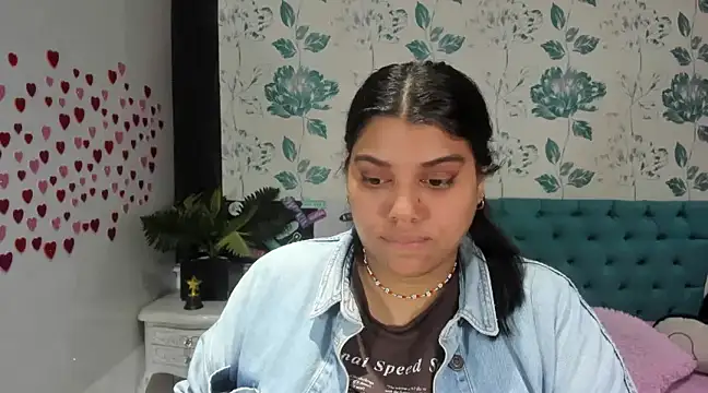 Snapshot of LindaBreeS chatting on 02/25/25, 04:53 LindaBreeS online show from 02/25/25, 04:53