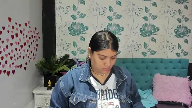 Snapshot of LindaBreeS chatting on 02/27/25, 01:49 LindaBreeS online show from 02/27/25, 01:49