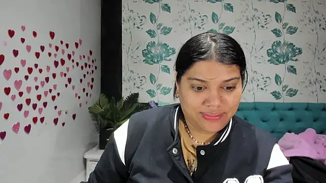 Snapshot of LindaBreeS chatting on 03/01/25, 02:02 LindaBreeS online show from 03/01/25, 02:02