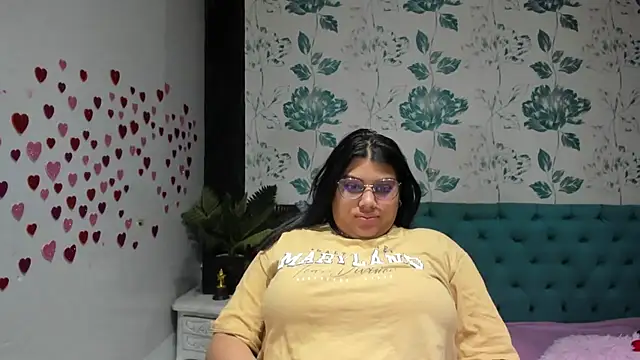 Snapshot of LindaBreeS chatting on 03/01/25, 05:49 LindaBreeS online show from 03/01/25, 05:49