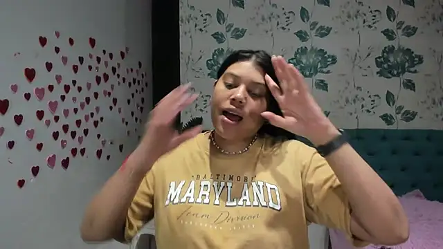 Snapshot of LindaBreeS chatting on 03/01/25, 11:58 LindaBreeS online show from 03/01/25, 11:58