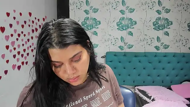 Snapshot of LindaBreeS chatting on 03/05/25, 05:18 LindaBreeS online show from 03/05/25, 05:18