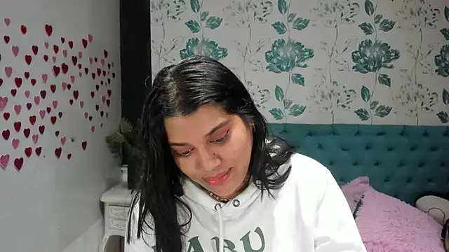 Snapshot of LindaBreeS chatting on 03/06/25, 06:16 LindaBreeS online show from 03/06/25, 06:16