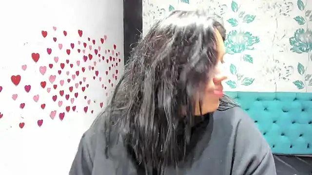 Snapshot of LindaBreeS chatting on 03/07/25, 05:06 LindaBreeS online show from 03/07/25, 05:06