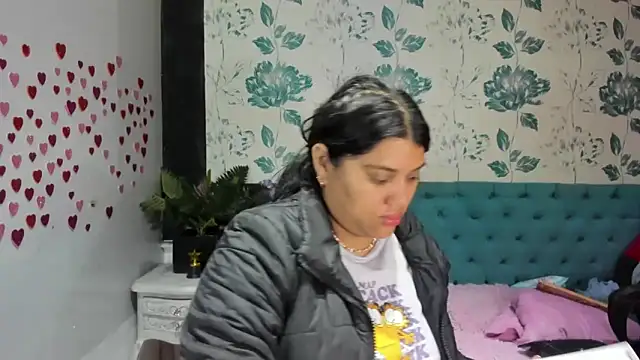 Snapshot of LindaBreeS chatting on 03/09/25, 05:28 LindaBreeS online show from 03/09/25, 05:28