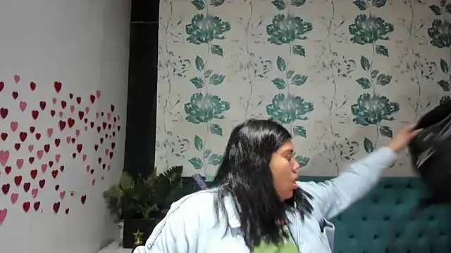 Snapshot of LindaBreeS chatting on 03/15/25, 03:06 LindaBreeS online show from 03/15/25, 03:06