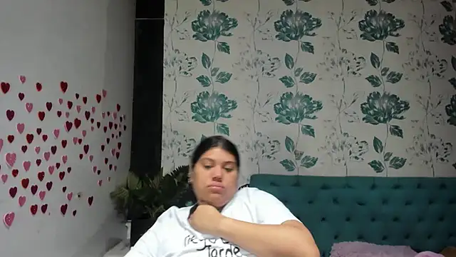 Snapshot of LindaBreeS chatting on 03/16/25, 01:06 LindaBreeS online show from 03/16/25, 01:06