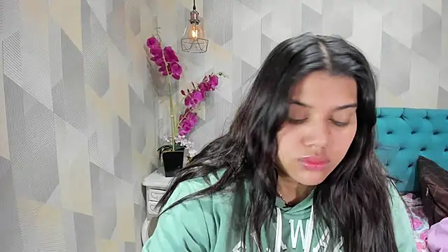 Snapshot of LindaBreeS chatting on 09/11/25, 03:06 LindaBreeS online show from 09/11/25, 03:06