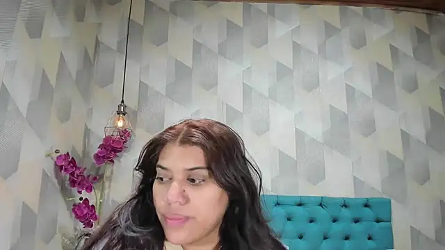 Snapshot of LindaBreeS chatting on 09/14/25, 04:00 LindaBreeS online show from 09/14/25, 04:00