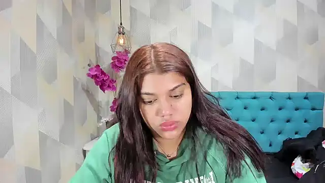 Snapshot of LindaBreeS chatting on 09/22/25, 01:13 LindaBreeS online show from 09/22/25, 01:13