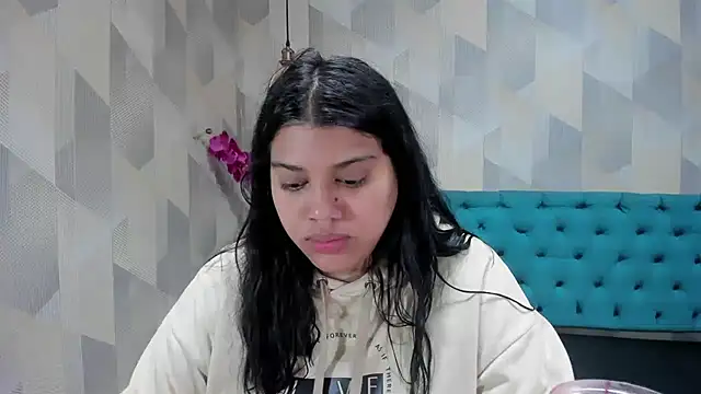 Snapshot of LindaBreeS chatting on 09/30/25, 02:00 LindaBreeS online show from 09/30/25, 02:00