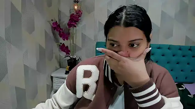 Snapshot of LindaBreeS chatting on 10/04/25, 01:53 LindaBreeS online show from 10/04/25, 01:53