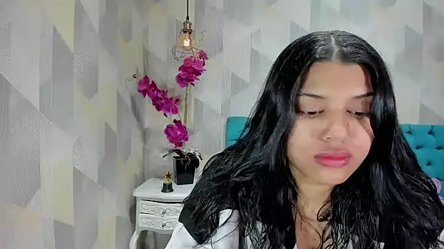 Snapshot of LindaBreeS chatting on 10/07/25, 12:57 LindaBreeS online show from 10/07/25, 12:57