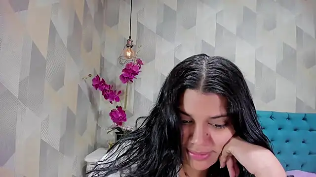 Snapshot of LindaBreeS chatting on 10/09/25, 02:04 LindaBreeS online show from 10/09/25, 02:04