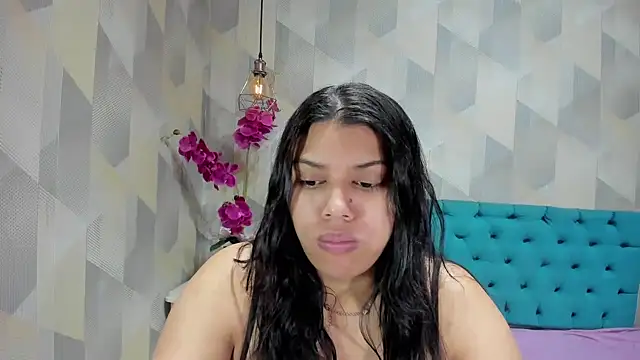 Snapshot of LindaBreeS chatting on 10/22/25, 02:06 LindaBreeS online show from 10/22/25, 02:06