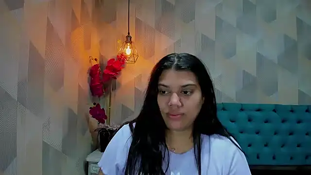 Snapshot of LindaBreeS chatting on 11/28/25, 10:01 LindaBreeS online show from 11/28/25, 10:01