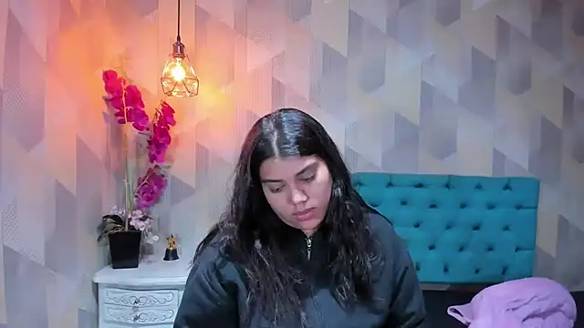 LindaBreeS online show from 12/21/25, 04:47