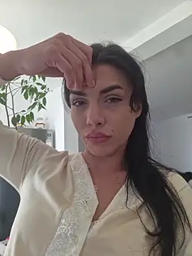 Snapshot of JolieLizz chatting on 10/29/25, 01:02 JolieLizz online show from 10/29/25, 01:02