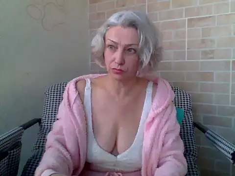 Lorie Carrie online show from 03/12/26, 12:33