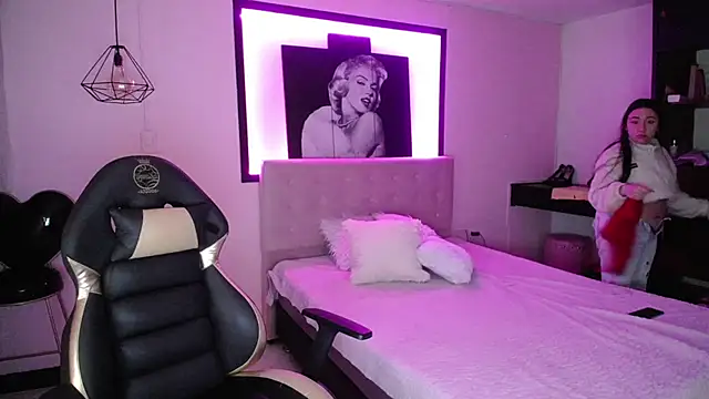 Andrea Ramos online show from 12/11/24, 02:30