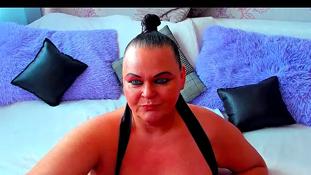 Snapshot of MilanaBiegert chatting on 10/09/25, 08:01 MilanaBiegert online show from 10/09/25, 08:01