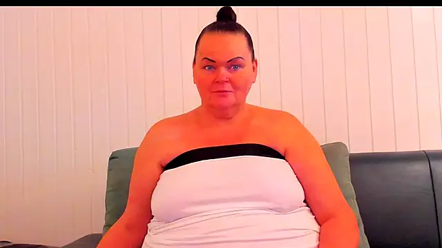 Snapshot of MilanaBiegert chatting on 01/10/26, 09:33 MilanaBiegert online show from 01/10/26, 09:33