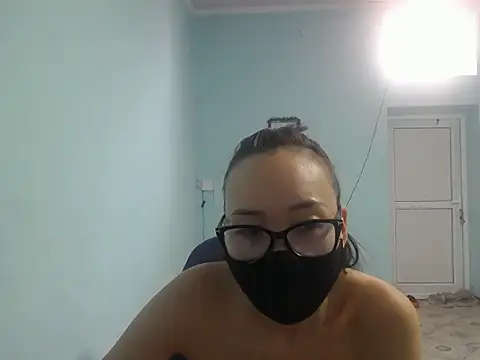 Snapshot of elllaaxx chatting on 07/19/26, 03:54 elllaaxx online show from 07/19/26, 03:54